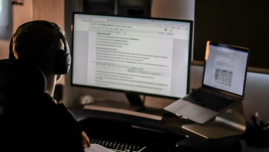 samuel-bourke-sc-B_2-Om7Q-unsplash